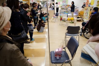 介助犬のデモンストレーションの様子です。